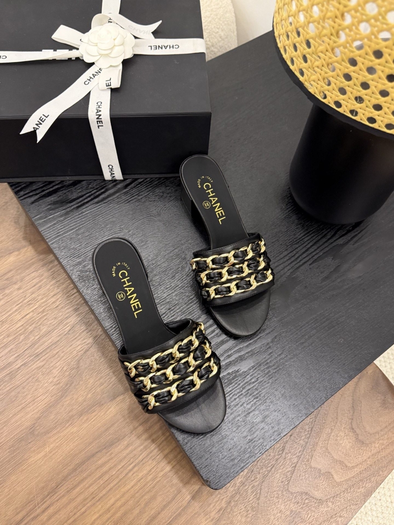 Ch**el slippers